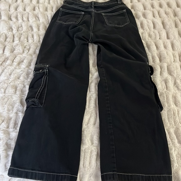 Black cargo wide leg jeans 4 grommets S white top stitch high waist goth punk 💀 - Picture 7 of 9